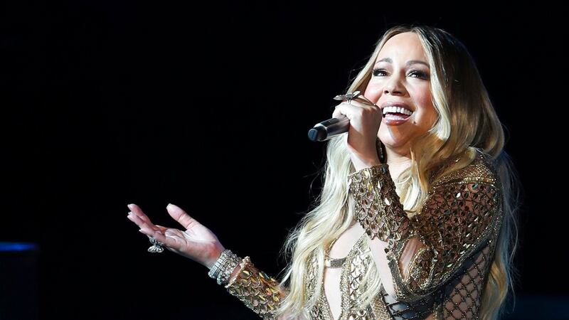 Mariah Carey actúa durante un concierto para celebrar la Expo Dubai 2020 One Year to Go en...