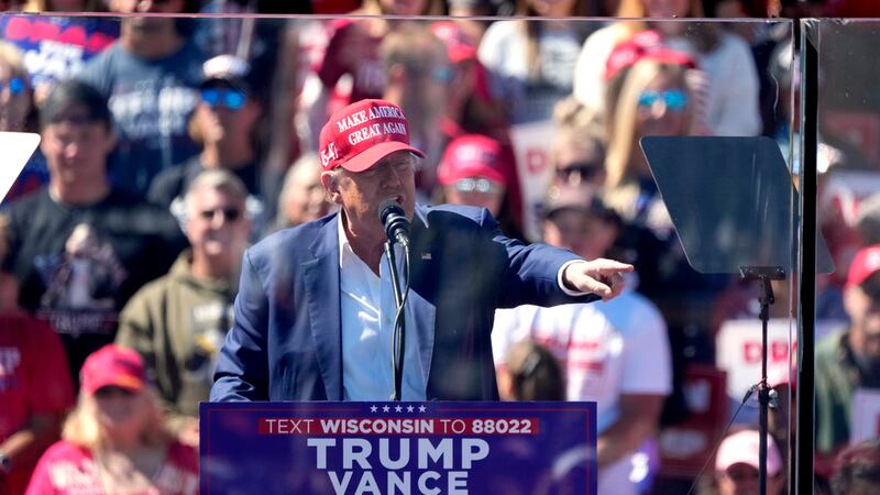 El candidato presidencial republicano Donald Trump habla durante un acto de campaña en el...