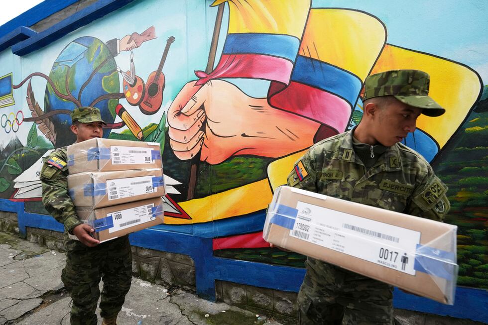 Elecciones en Ecuador: decide si gira a la izquierda con González o sigue mano dura de Noboa