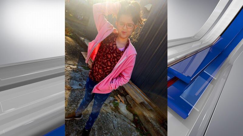 Mackenzie Cornell, de 11 años, murió el domingo por la noche después de ahogarse en la piscina...