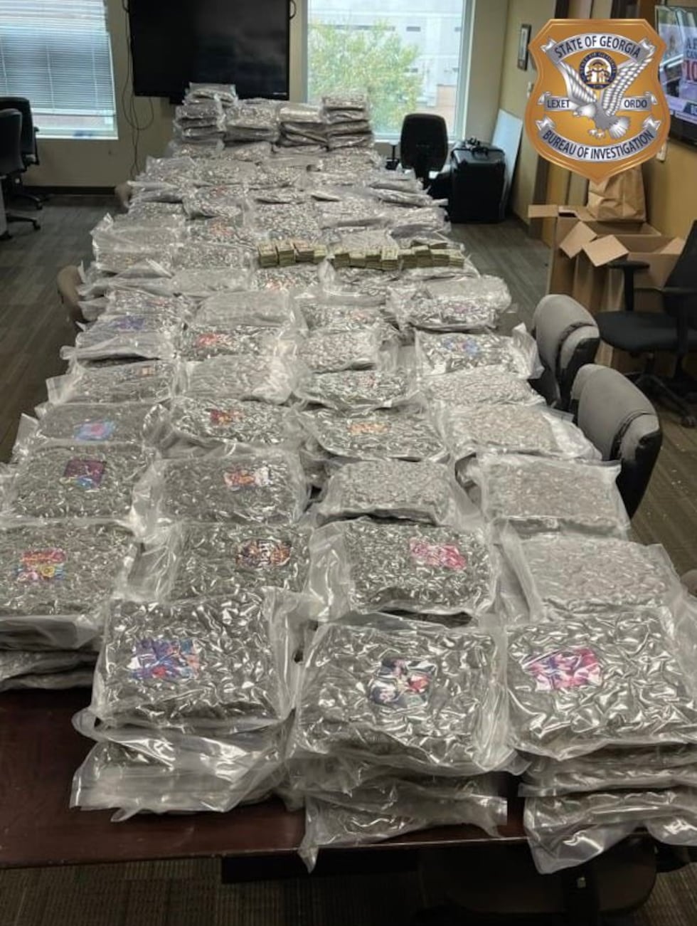 Más de 400 libras de marihuana y armas fueron halladas en operativo del GBI.