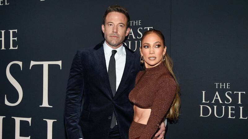 Una imagen de archivo del actor Ben Affleck y la actriz y cantante Jennifer López en octubre...