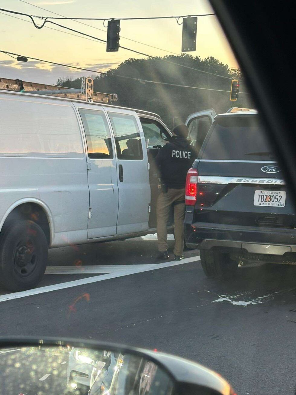 Supuestos agentes de ICE realzaron arrestos en Norcross.