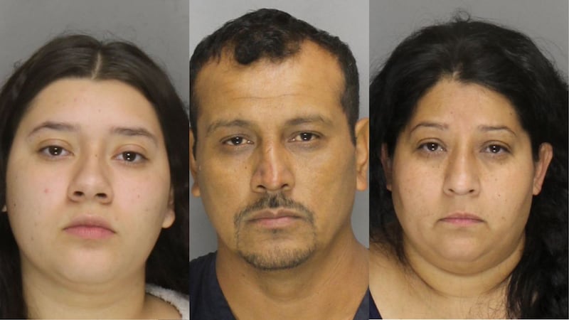 Samantha Vásquez (izquierda), Abel Castro y Alejandra Castro.