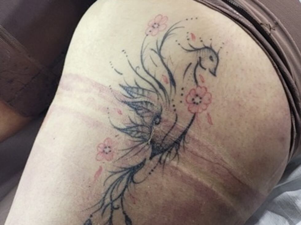 Buscan identificar a mujer encontrada muerta en Atlanta.