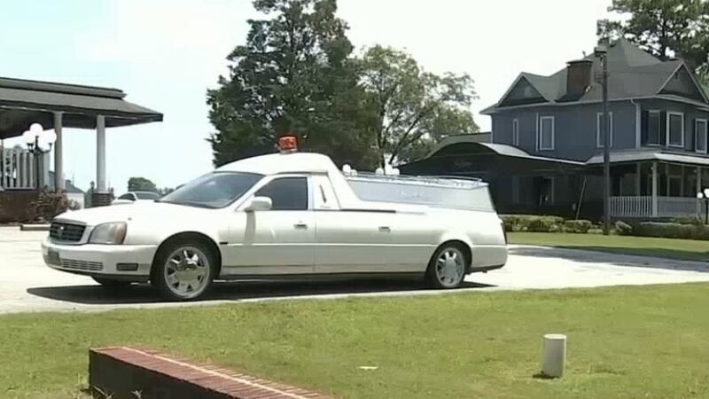 El gerente de la funeraria Willie A. Watkins, en Riverdale, Georgia dijo que lo primero que...