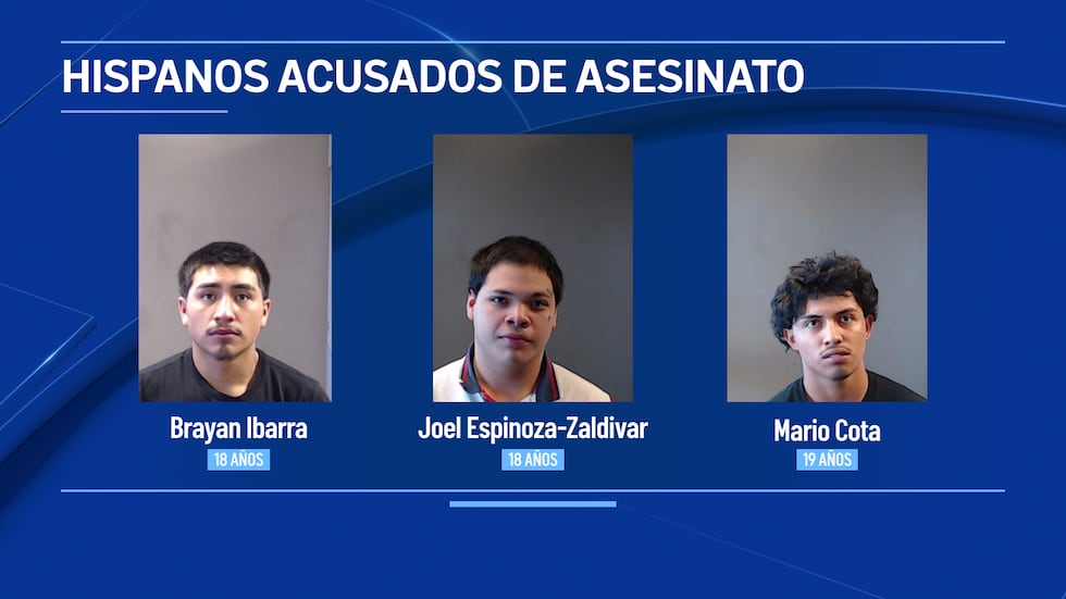Arrestan a tres jóvenes hispanos por asesinato.