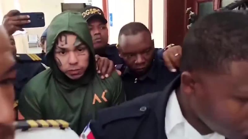 Imagen de archivo de cuando Tekashi acude a una corte en República Dominicana