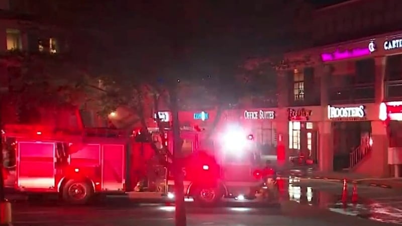 El incendio en el restaurante y bar Preview afectó la peluquería Rooster Barbershop y el...