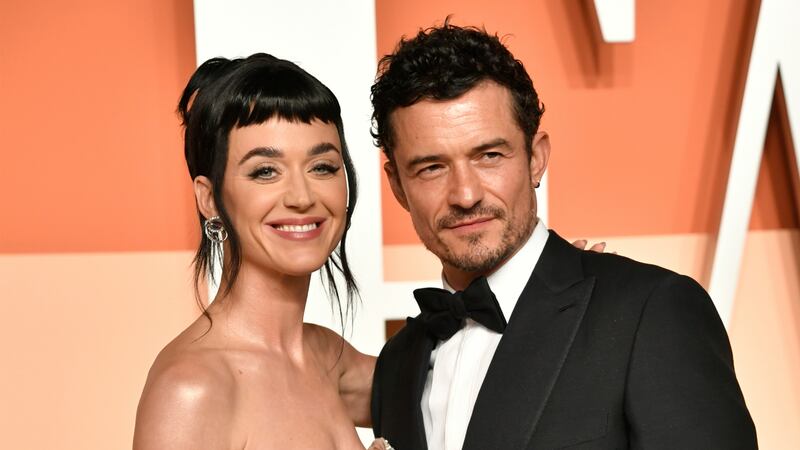 ARCHIVO - Katy Perry y Orlando Bloom aparecen en la fiesta de los Oscar de Vanity Fair en...