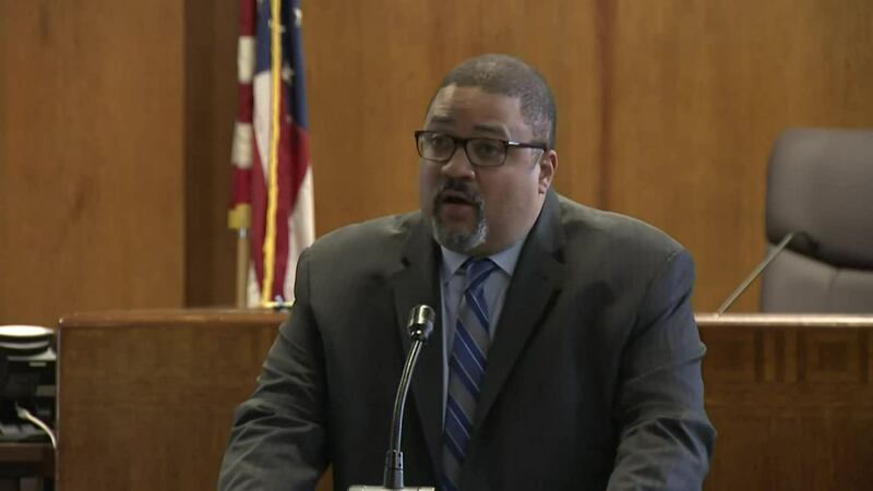 Alvin Bragg, fiscal de distrito de Manhattan, investiga presuntos pagos a cambio de silencio...