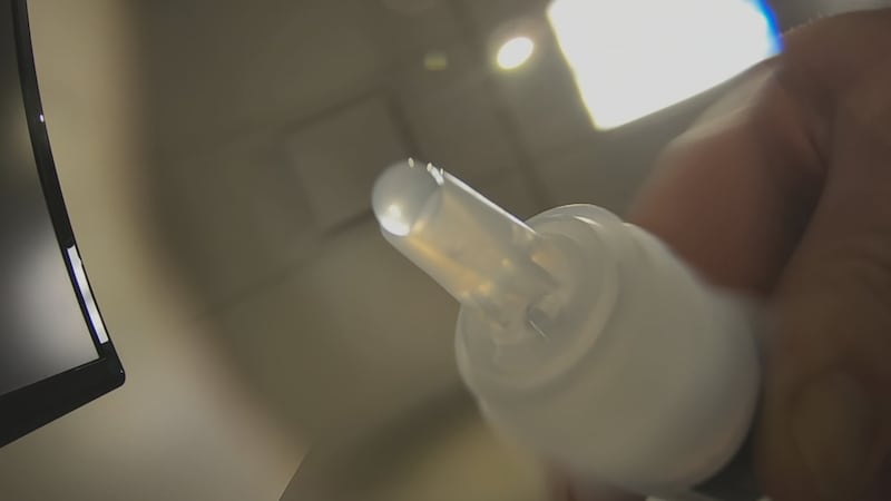 Es algo con lo que muchas personas luchan después de cierta edad. Vas a coger un libro o un...