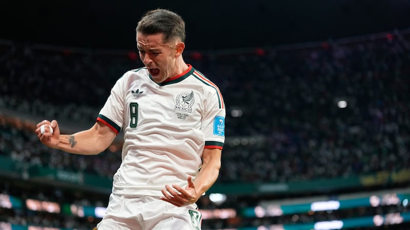 El mexicano Álvaro Fidalgo celebra después de anotar el tercer gol de México en su partido...
