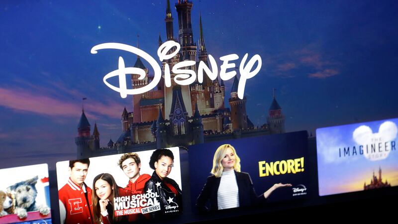 El nuevo plan de Disney+ con anuncios tendrá un costo de $7.99/mes y estará disponible el 8 de...