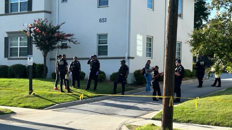 El incidente se registró en el número 55 de Maple Street NW, donde se encuentra el complejo...