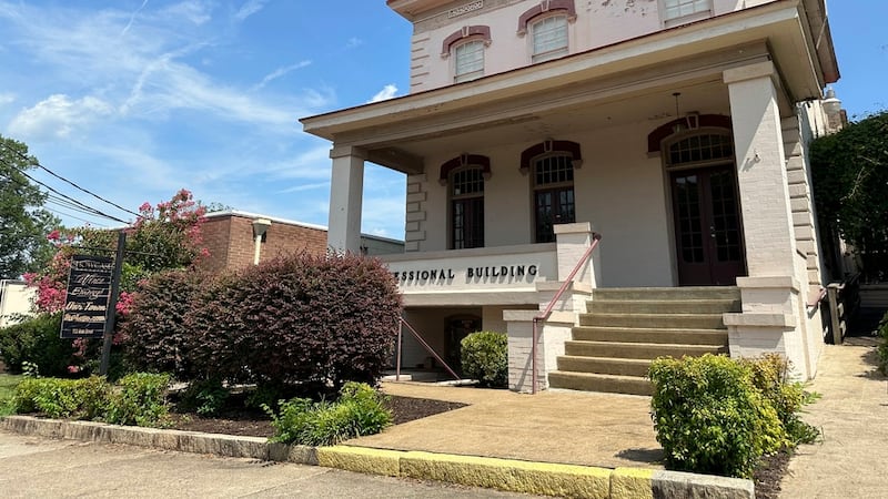 El edificio de Showcase Magazine, en Danville, Virginia, el 30 de julio del 2025. (AP...