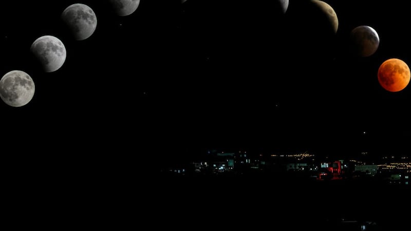 Eclipse lunar penumbral 2024 signos del zodiaco