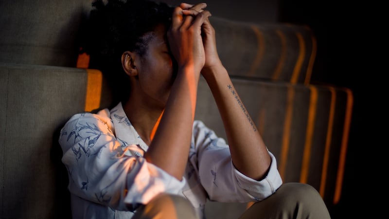 Varios factores pueden afectar la salud mental de los migrantes, incluido el efecto de la...
