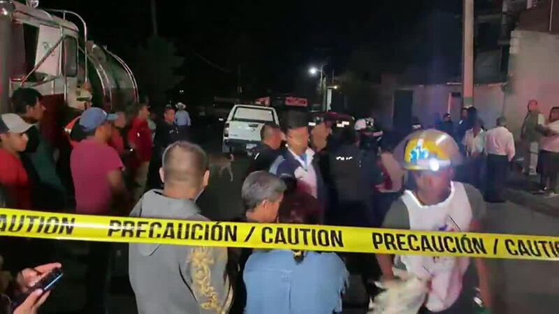 Mueren siete personas por explosión de polvorín en México