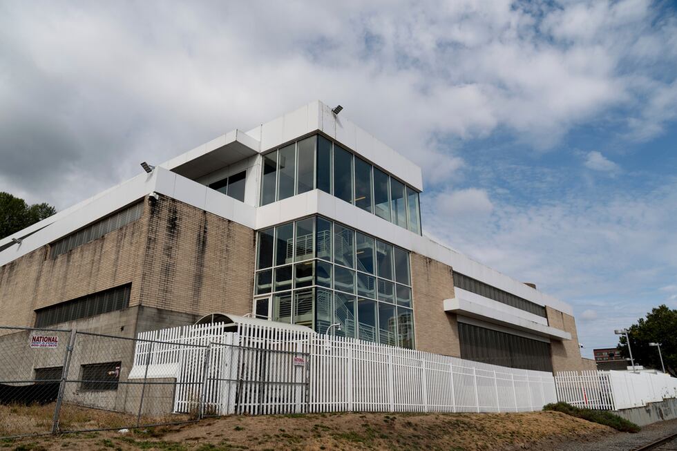 El edificio del Servicio de Inmigración y Control de Aduanas de Estados Unidos en Portland,...