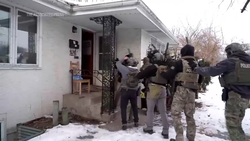 Video capta arresto en redada de inmigración en medio de tensiones tras muerte de Renee Good