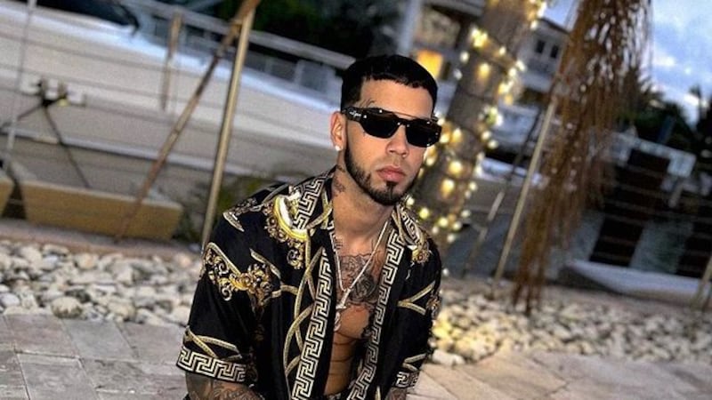 Anuel parece que aún no supera su relación con Karol G y esta vez le dedicó su nueva canción...