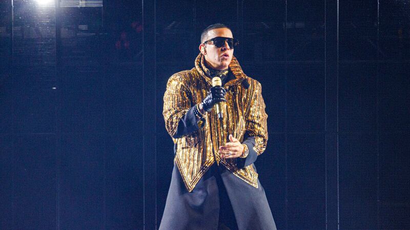 Daddy Yankee durante un concierto de su gira de despedida "La última vuelta" en Inglewood,...