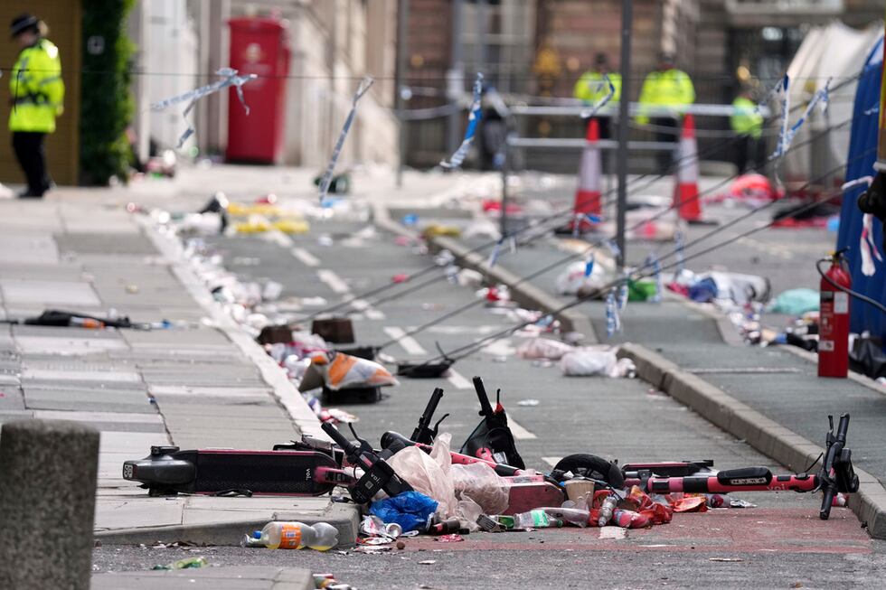 Cuatro aficionados del Liverpool gravemente heridos tras atropello masivo