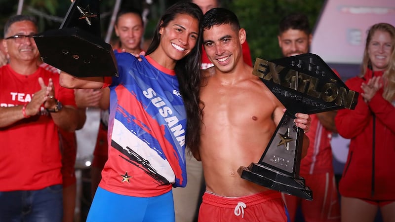 Susana Abúndiz (izquierda) y Briadam Herrera (derecha) campeones de la 6ta temporada de...