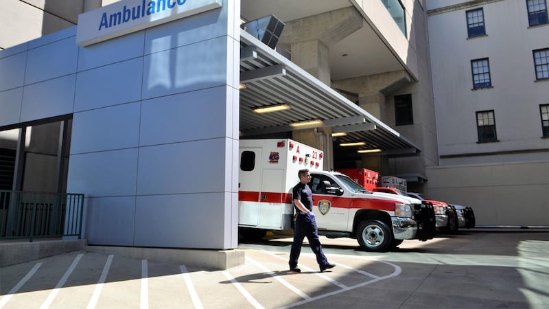 Aunque California ya paga los gastos sanitarios de jóvenes de bajos ingresos, sin importar...