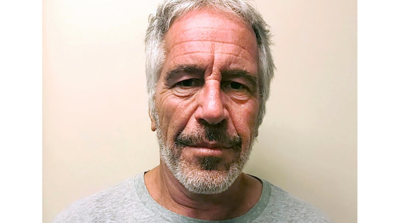 Correos de Epstein afirman que Trump “sabía de las chicas” y pasó tiempo con una víctima.
