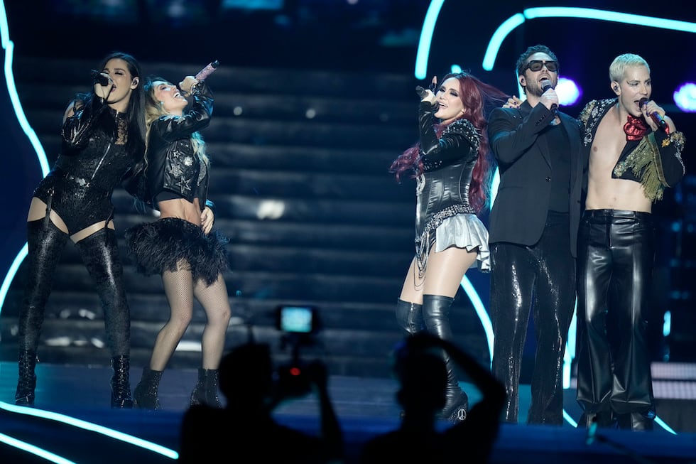 La banda mexicana pop RBD durante su concierto en el Foro Sol de la Ciudad de México el jueves...