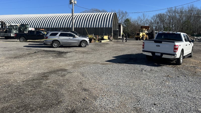 Trabajadores encontraron un corazón humano en una pila de sal para derretir nieve en un...