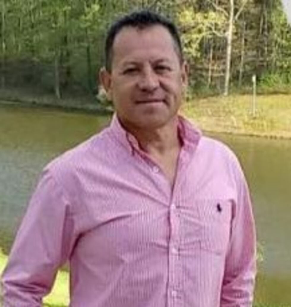 Víctor Aguirre falleció el viernes tras ser impactado por un taxi sobre Indian Trail en Norcross