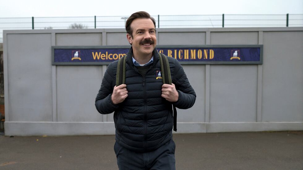Jason Sudeikis en una escena de "Ted Lasso" en una imagen proporcionada por Apple TV+. (Colin...