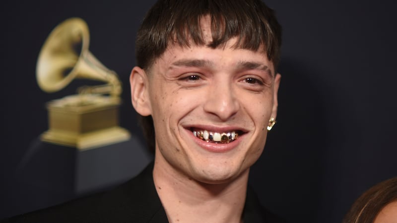 Peso Pluma llega a la gala previa a los Grammy el sábado 3 de febrero de 2024, en el Hotel...