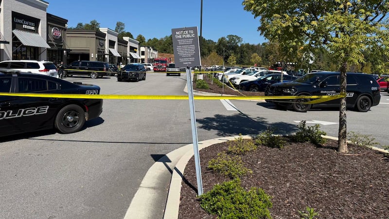 Reportan un serio accidente en un centro comercial.