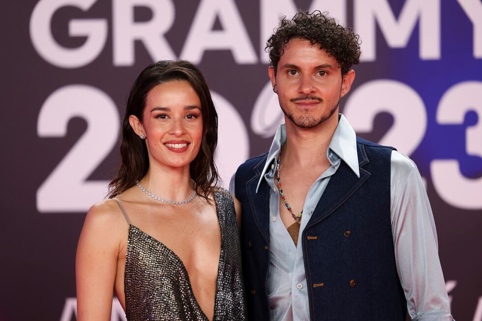 ARCHIVO - Monsieur Periné llega a la 24a entrega anual del Latin Grammy en Sevilla, España, el...