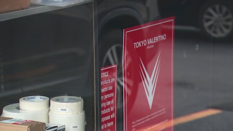 Hasta el momento, la policía no ha anunciado arrestos ni ha divulgado información sobre...