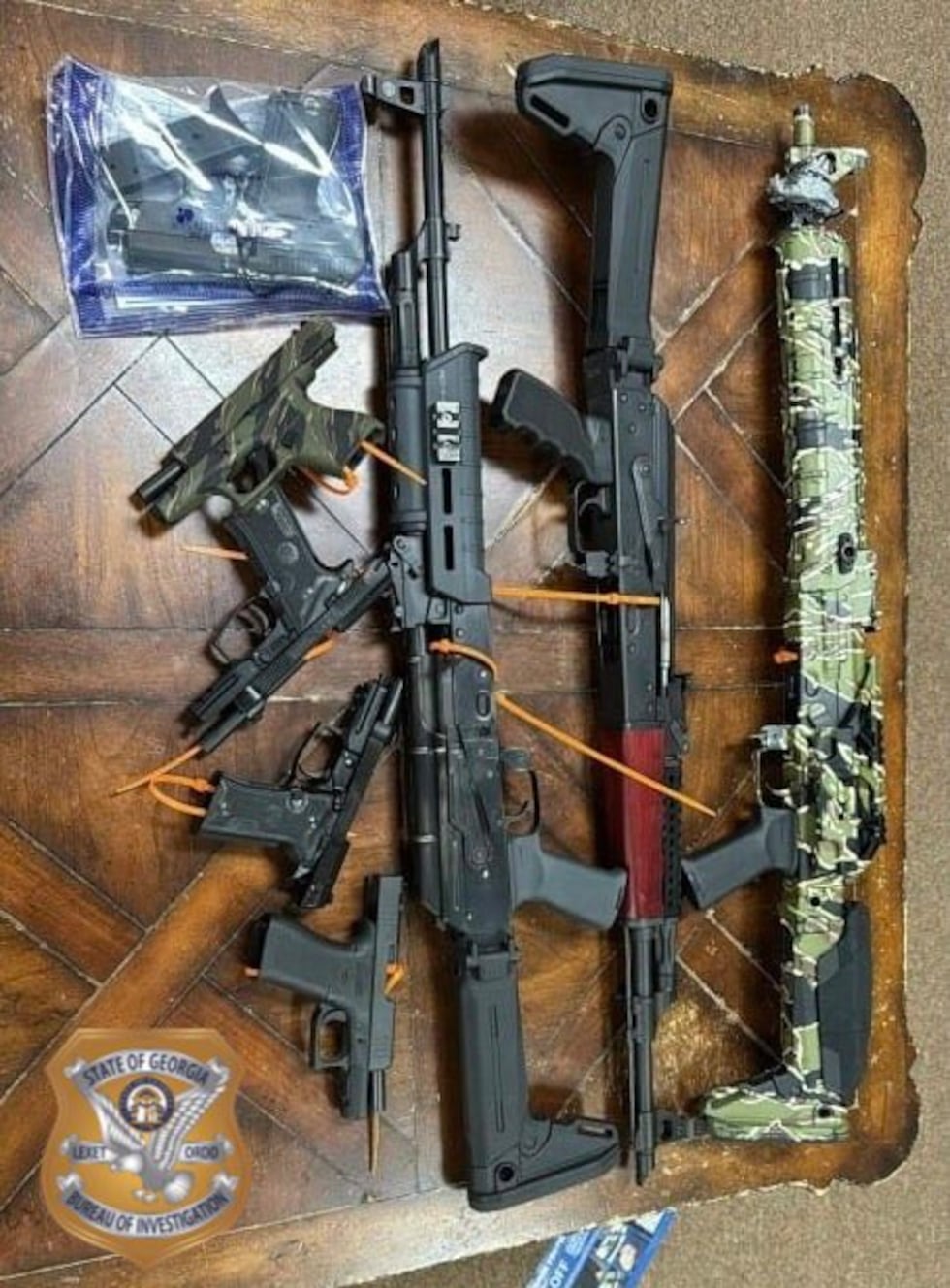 Más de 400 libras de marihuana y armas fueron halladas en operativo del GBI.