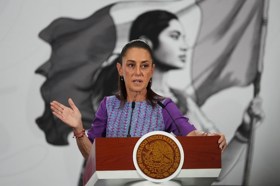 La presidenta Claudia Sheinbaum ofrece su conferencia de prensa matutina diaria en el Palacio...