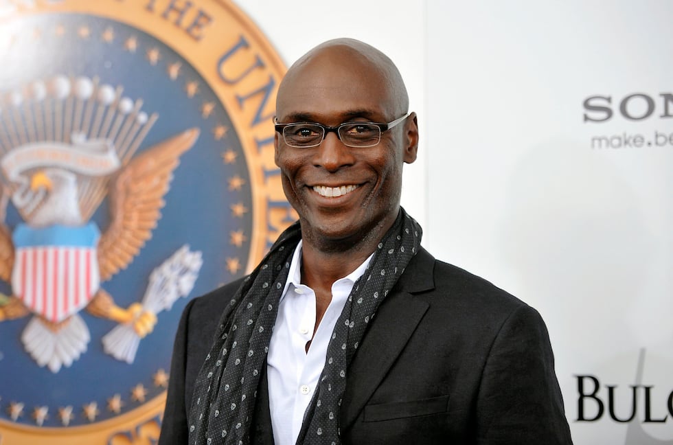 ARCHIVO – El actor Lance Reddick en el estreno de “White House Down" en Nueva York el 25 de...