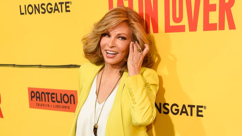 ARCHIVO - Raquel Welch en el estreno en Los Angeles de "How to Be a Latin Lover" el 26 de...