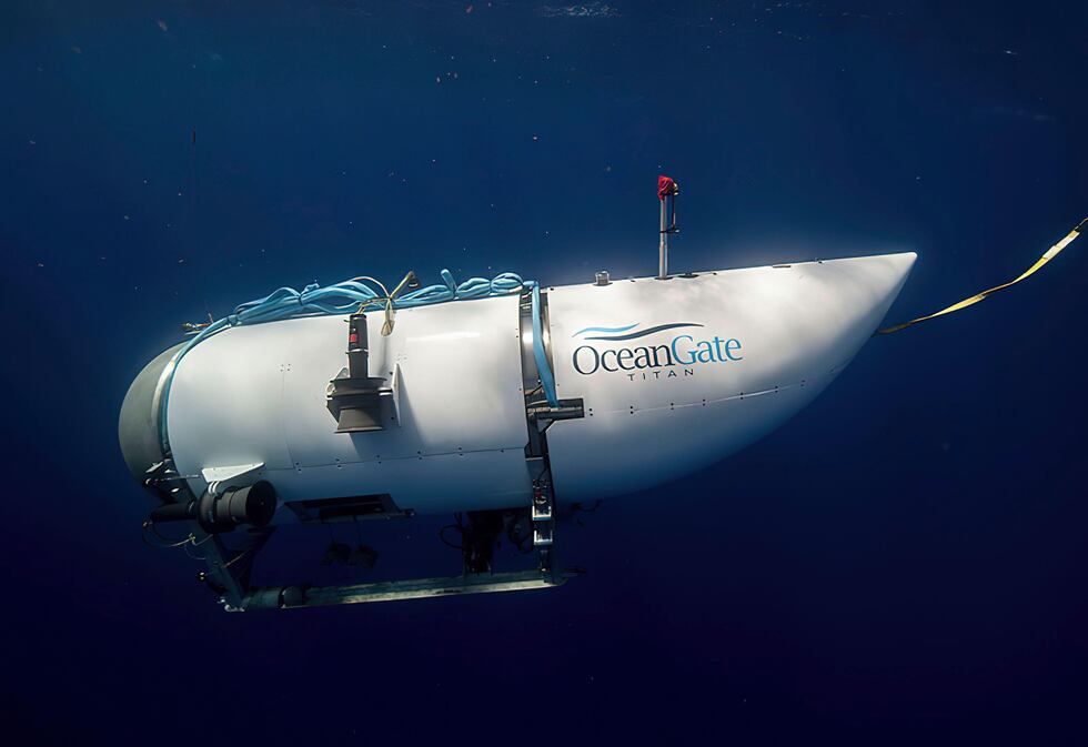 En esta imagen, proporcionada por OceanGate Expeditions, se muestra el sumergible llamado...