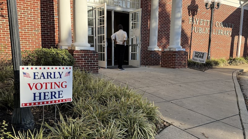 ARCHIVO | Georgia early voting soar past one million ballots casts, experts weigh in on...
