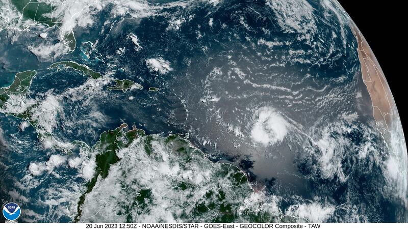 Tormenta tropical Bret avanza hacia el Caribe oriental