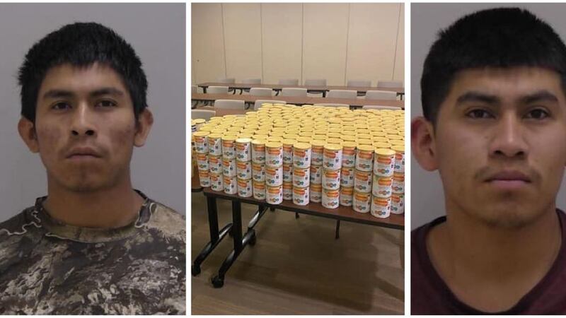 Arrestan a dos hispanos por robo de casi 700 latas de fórmulas.