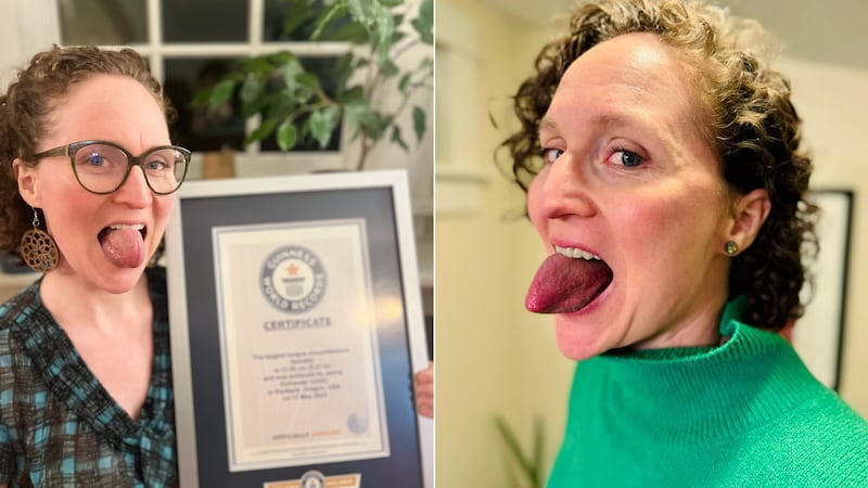 La lengua de Jenny DuVander mide 5,21 pulgadas aproximadamente, la más grande de cualquier...