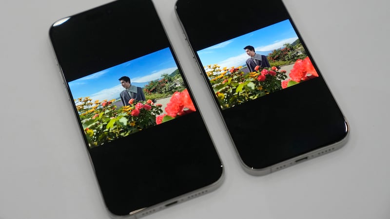 iPhone 15 Pro Max pantalla quemada