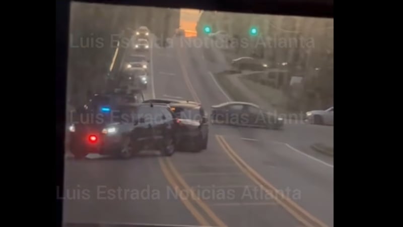 Una de las detenciones ocurrió en Dawson Boulevard.